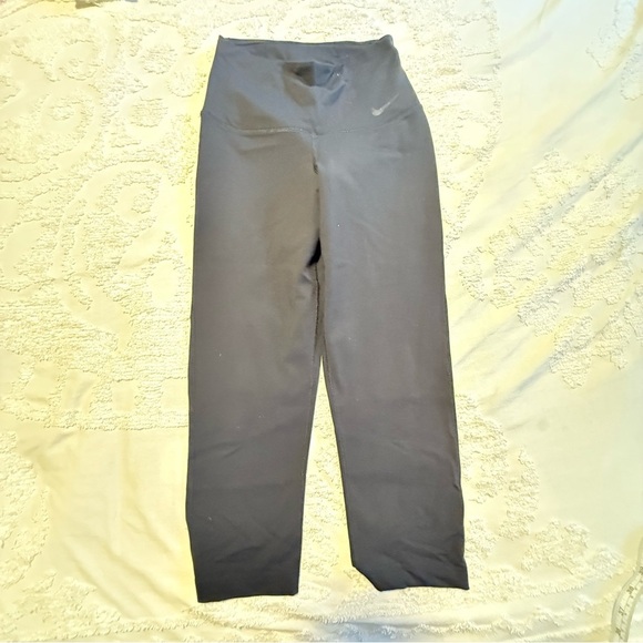 Nike Charcoal Active Leggings - Picture 2 of 5